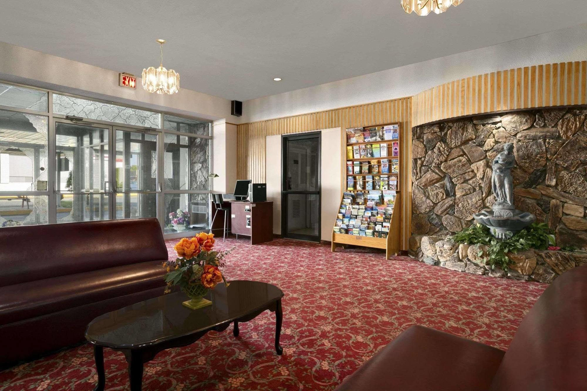 Howard Johnson By Wyndham Cornwall Ngoại thất bức ảnh