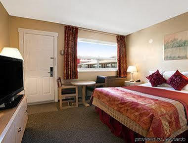 Howard Johnson By Wyndham Cornwall Ngoại thất bức ảnh